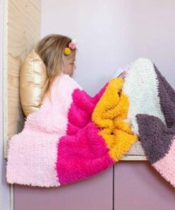 soft-teddy-gehaakt-dekentje roze, sfeerfoto