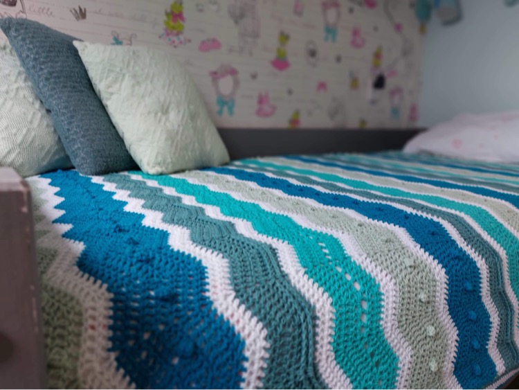 eenpersoonsdeken zigzag patroon met durable cosy extra fine in koele kleuren
