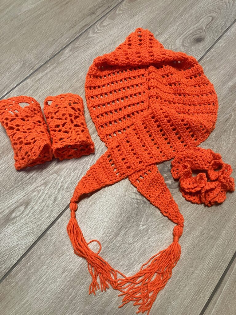 koningsdag setje met sjaal, strik en handschoentjes in oranje dun acrylgaren