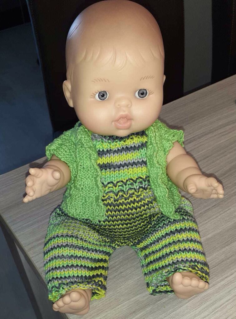 voorbeeld van poppenkleding met rio en queen katoengaren