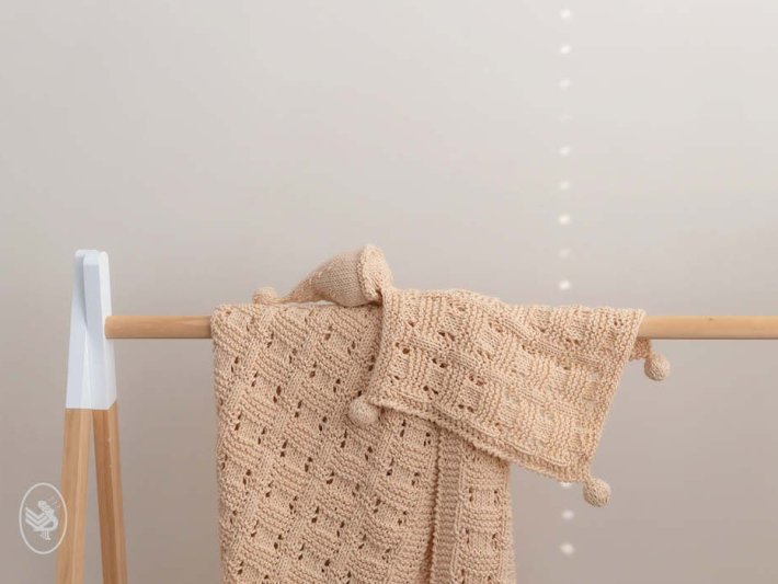 babydeken en knuffel van cosy fine sand