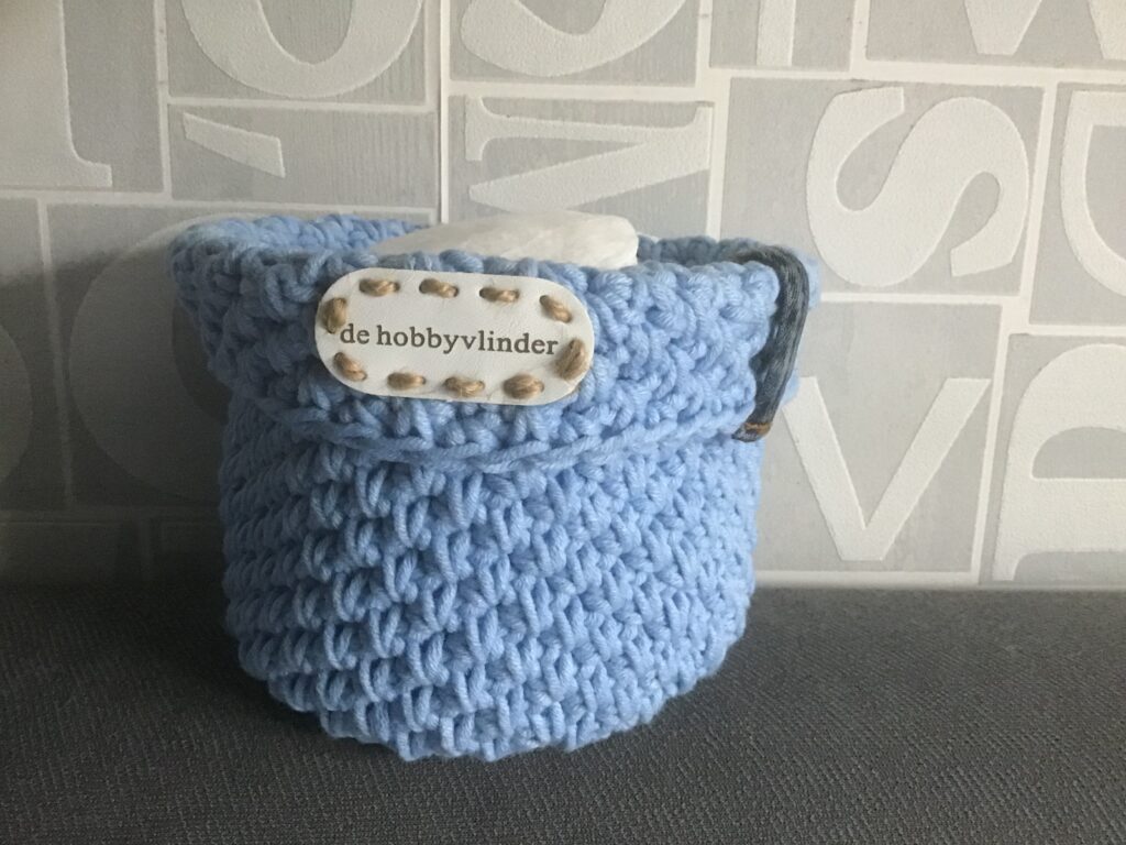 mandje met dikker garen voor make up schijfjes
