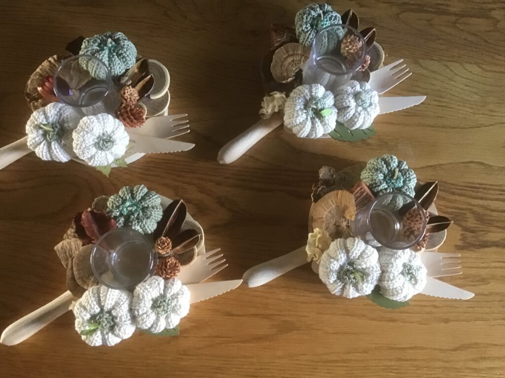 voorbeeld van jongwijs stukjes met gehaakte pompoenen