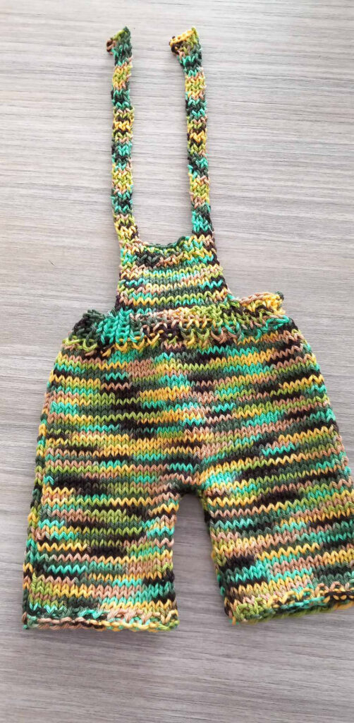 poppen kleding met Rio en Queen multi gehaakt 7